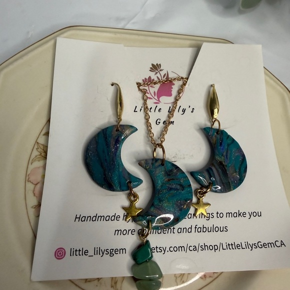 Marble Green Moon Earrings Set - Picture 6 of 7